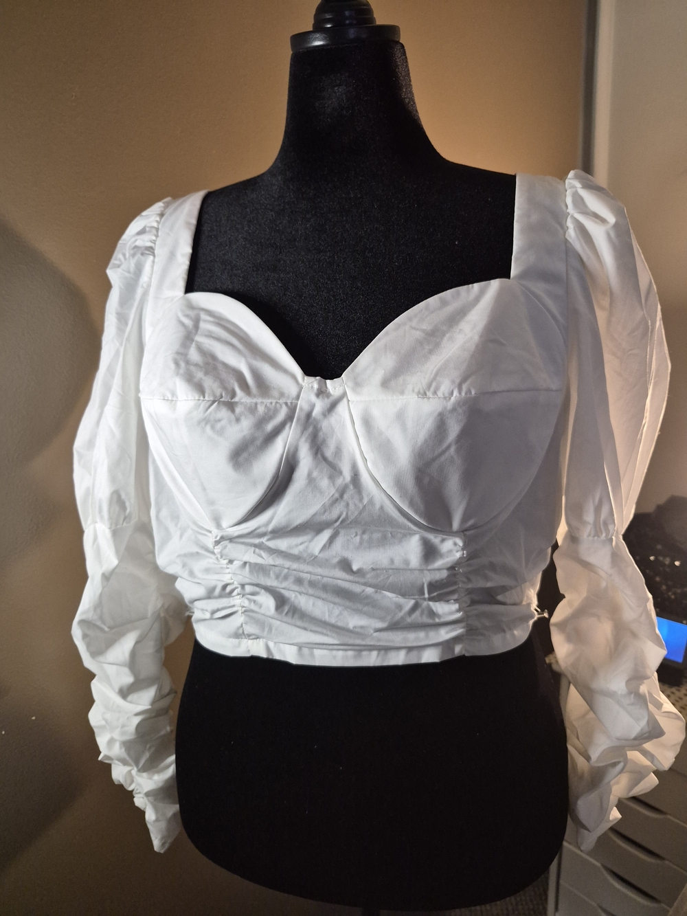 White Sweetheart Neckline Puff-Sleeve Crop Top